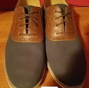 Size 11 casual shoes never worn.